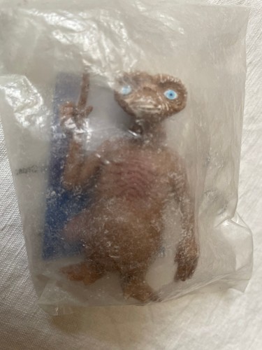 Figurine plastique - , et