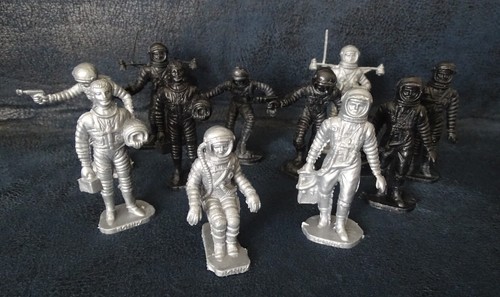 Figurines cadeaux bonux - cadeaux,